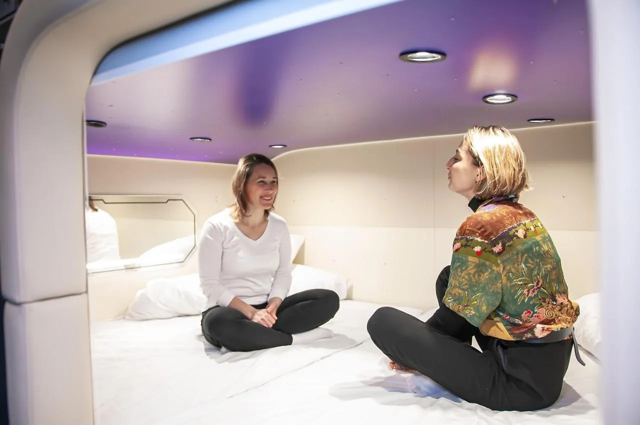 Av-2 Capsule Hotel Kyiv Ukraine