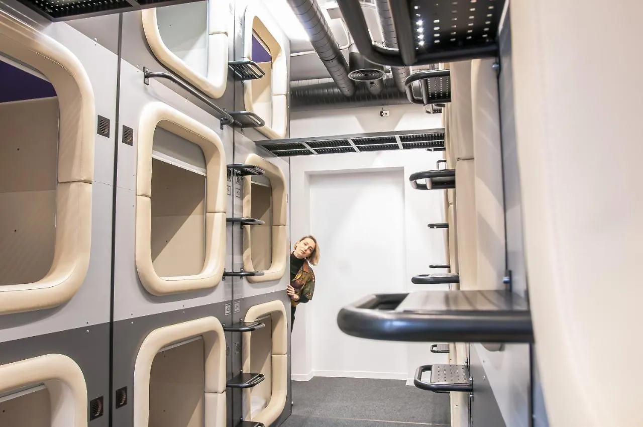 Av-2 Capsule Hotel Kyiv