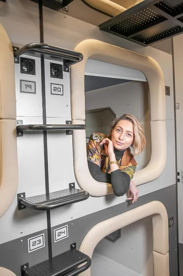 Av-2 Capsule Hotel كييف